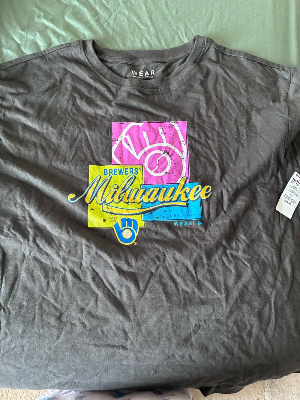 Milwaukee Brewers WEAR by Erin Andrews Women’s Graphic T-Shirt – Large – NWT